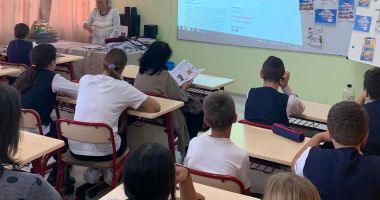 Stire din Cultură-Educație : Elevii Școlii Gimnaziale "Grigore Moisil" "exmatriculează" violența