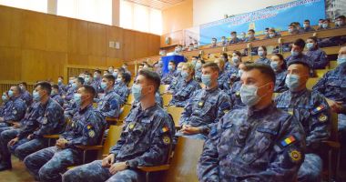 Stire din Cultură-Educație : Elevii Şcolii Militare de Maiştri, informaţi despre oportunităţile de carieră în cadrul unităţilor fluviale