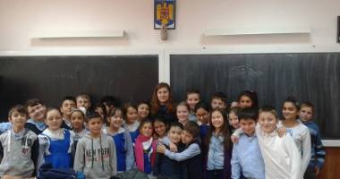 Zeci de elevi și părinți constănțeni, preveniți de jandarmi