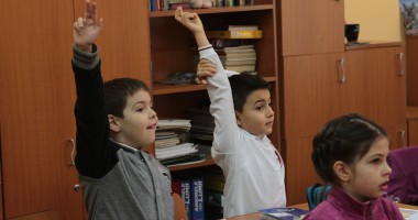 Stire din Cultură-Educație : Nimeni nu scapă de școală!