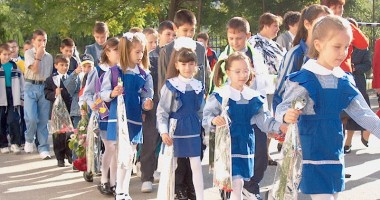 Stire din Cultură-Educație : Școala începe pe 17 septembrie