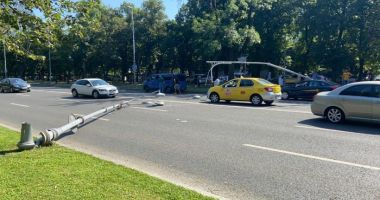 GALERIE FOTO / Elicopter Black Hawk, aterizare de urgenţă într-un sens giratoriu din București - 3