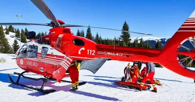 Stire din Eveniment : Accident grav pe pârtie. Adolescentă preluată de elicopterul SMURD