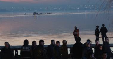 IMAGINILE TRAGEDIEI / ELICOPTER PRĂBUȘIT ÎN LACUL SIUTGHIOL / Galerie foto - 12
