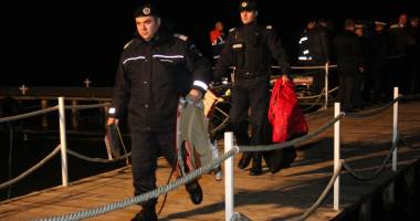 IMAGINILE TRAGEDIEI / ELICOPTER PRĂBUȘIT ÎN LACUL SIUTGHIOL / Galerie foto - 23