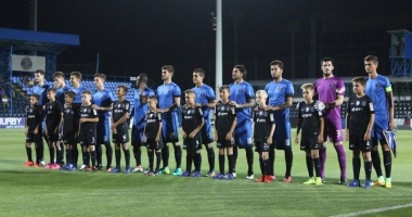 Stire din Sport : Duș rece pentru FC Viitorul.  Eliminată din Cupa Ligii, echipa  lui Hagi se concentrează pe campionat
