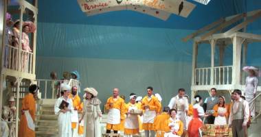 Stire din Cultură-Educație : "Elixirul Dragostei" la Teatrul de Operă
