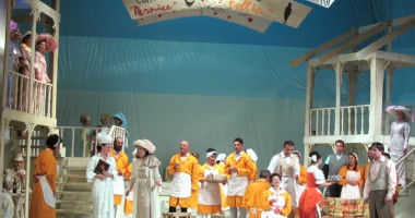 Stire din Cultură-Educație : "Elixirul dragostei" deschide stagiunea