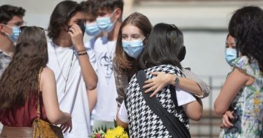 Stire din Actualitate : Elevii propun testarea obligatorie a celor nevaccinați, o dată pe săptămână și testare la cerere pentru cei vaccinați