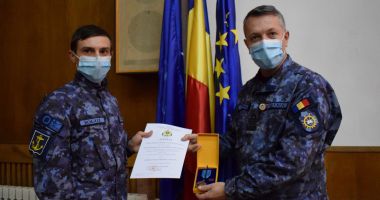 Emblema de onoare a Forţelor Navale pentru doi militari de la Şcoala de Maiştri Militari - 2