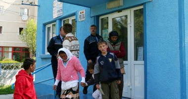 Stire din Eveniment : Emigranți sirieni, confundați cu teroriști veniți să atace aeroportul Kogălniceanu!
