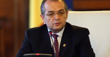 Stire din Politică-Administrație : Emil Boc: Nu există o cifră predeterminată a numărului de concedieri în 2012