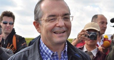 Stire din Politică-Administrație : "Nu mă înscriu în cursa internă a PDL pentru prezidențiale"