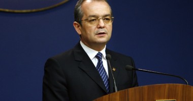 Stire din Politică-Administrație : Emil Boc, către primarii PDL: Nu mai faceți parcuri în păduri