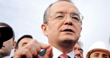 Stire din Politică-Administrație : Emil Boc și Anca Boagiu au ajuns la inaugurarea centurii Constanța