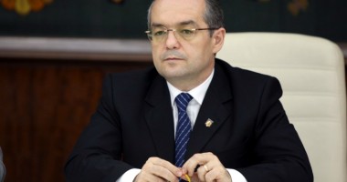 Stire din Politică-Administrație : Emil Boc nu va participa la fuziunea PDL cu PNL