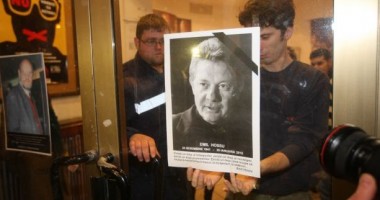 Stire din Cultură-Educație : Emil Hossu va fi adus la Teatrul "Nottara"
