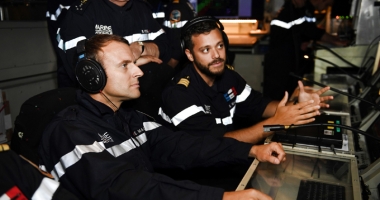 Stire din Actualitate : Emmanuel Macron, în vizită la bordul submarinului nuclear "Le Terrible"
