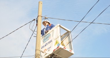 Stire din Social : Lucrări ENEL. Află aici unde se oprește curentul electric mâine