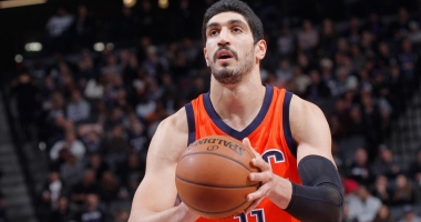 Stire din Sport : Starul NBA blocat pe aeroportul Otopeni, condamnat la patru ani de închisoare