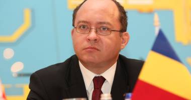 Stire din Politică-Administrație : Aurescu: E nevoie de schimbarea garniturii în ambasadele României