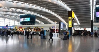 Stire din Actualitate : Haos pe Aeroportul Heathrow: Noi perturbări ale zborurilor companiei British Airways