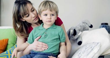 Stire din Sănătate : Enterocolita la copii poate fi prevenită. Spălați-i pe mâini!