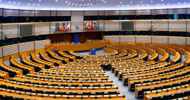 Stire din Actualitate : Parlamentul European votează noul președinte al Comisiei Europene