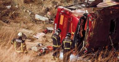 Galerie FOTO. 12 morți într-un accident de autocar - 3