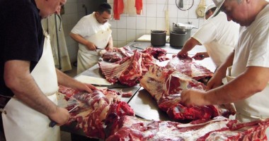 Stire din Eveniment : VIDEO/ Carne de MĂGAR vândută drept carne de VITĂ, în CONSTANȚA
