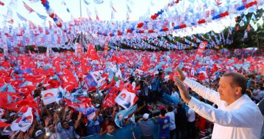 Stire din Actualitate : Erdogan: "Dacă voi fi reales, voi reduce drastic numărul de ministere"