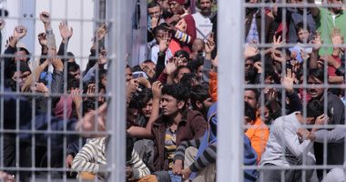 Stire din Actualitate : Erdogan amenință din nou că Turcia va lăsa refugiații să plece spre Europa