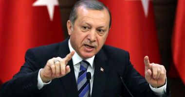 Stire din Actualitate : Erdogan reînnoieşte ameninţarea că va bloca aderarea Suediei la NATO