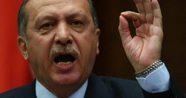 Erdogan și-a anulat dineul de la Cotroceni, după ce sediul partidului său a fost atacat