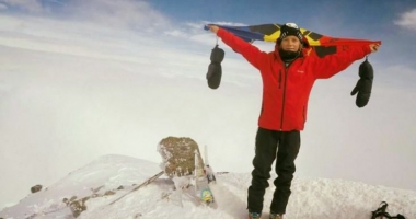 Stire din Eveniment : Erik, băiatul de 13 ani mort în avalanșă, va fi incinerat. Sora și tatăl lui, RĂNIȚI