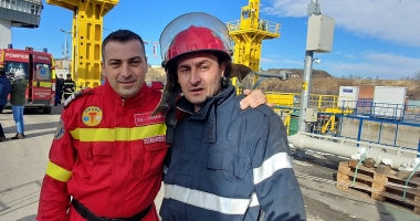 Stire din Eveniment : Iată cine sunt eroii zilei. Au salvat viața unui bărbat căzut în puț, la Ovidiu
