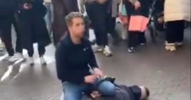 Stire din Actualitate : Un turist a devenit erou în Amsterdam. A imobilizat atacatorul care a înjunghiat cinci persoane