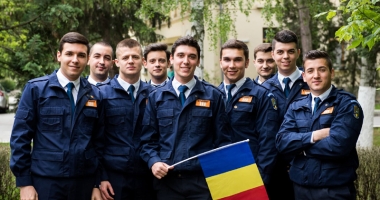 Stire din Eveniment : Se fac angajări în Poliție! Mii de posturi, scoase la concurs