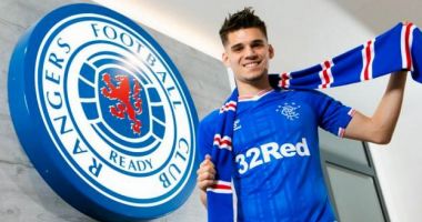 Stire din Sport : Este oficial! Ianis Hagi, transferat definitiv la Glasgow Rangers