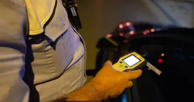 Stire din Eveniment : Șofer de 39 de ani condamnat pentru alcool la volan, prins de polițiști