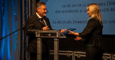 Redactorul șef al ziarului Cuget Liber, Carmen Mocanu, premiat la GALA “ZIUA DOBROGEI”. Iată cine a mai primit premii! - 3