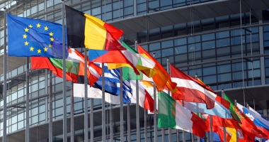 Stire din Actualitate : Summit european în Malta, pentru a arăta solidaritate în fața crizelor din UE și față de noua politică a SUA