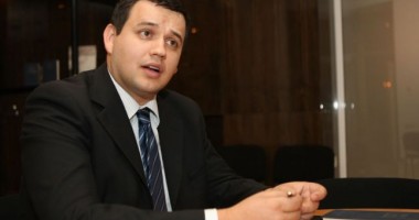 Stire din Politică-Administrație : Eugen Tomac propune ca cetățenia română să fie acordată pe criterii etnice
