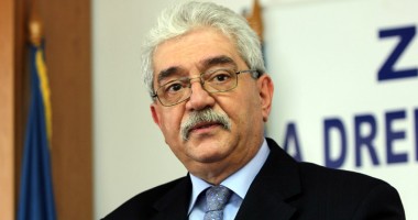 Stire din Politică-Administrație : "Nu am niciun drept să intervin în situația primarilor declarați incompatibili"