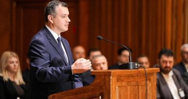 Stire din Politică-Administrație : Eugen Tomac, reales preşedinte al PMP. Ce se întâmplă cu Claudiu Palaz, de la Constanța