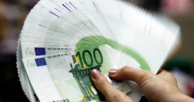 Stire din Economie : Deficitul balanței de plăți a României s-a redus cu 24,4%