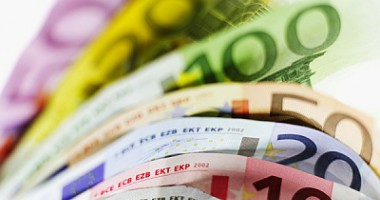 Stire din Economie : Află cu cât s-au redus depozitele în valută