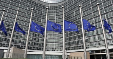 Stire din Economie : 70% dintre europeni se tem pentru datele lor personale