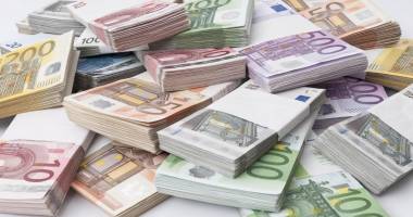 Stire din Actualitate : Grecia / Băncile primesc urgent fonduri de zece miliarde de euro, pentru recapitalizare