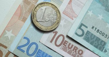 Euro a atins un nou maxim istoric
